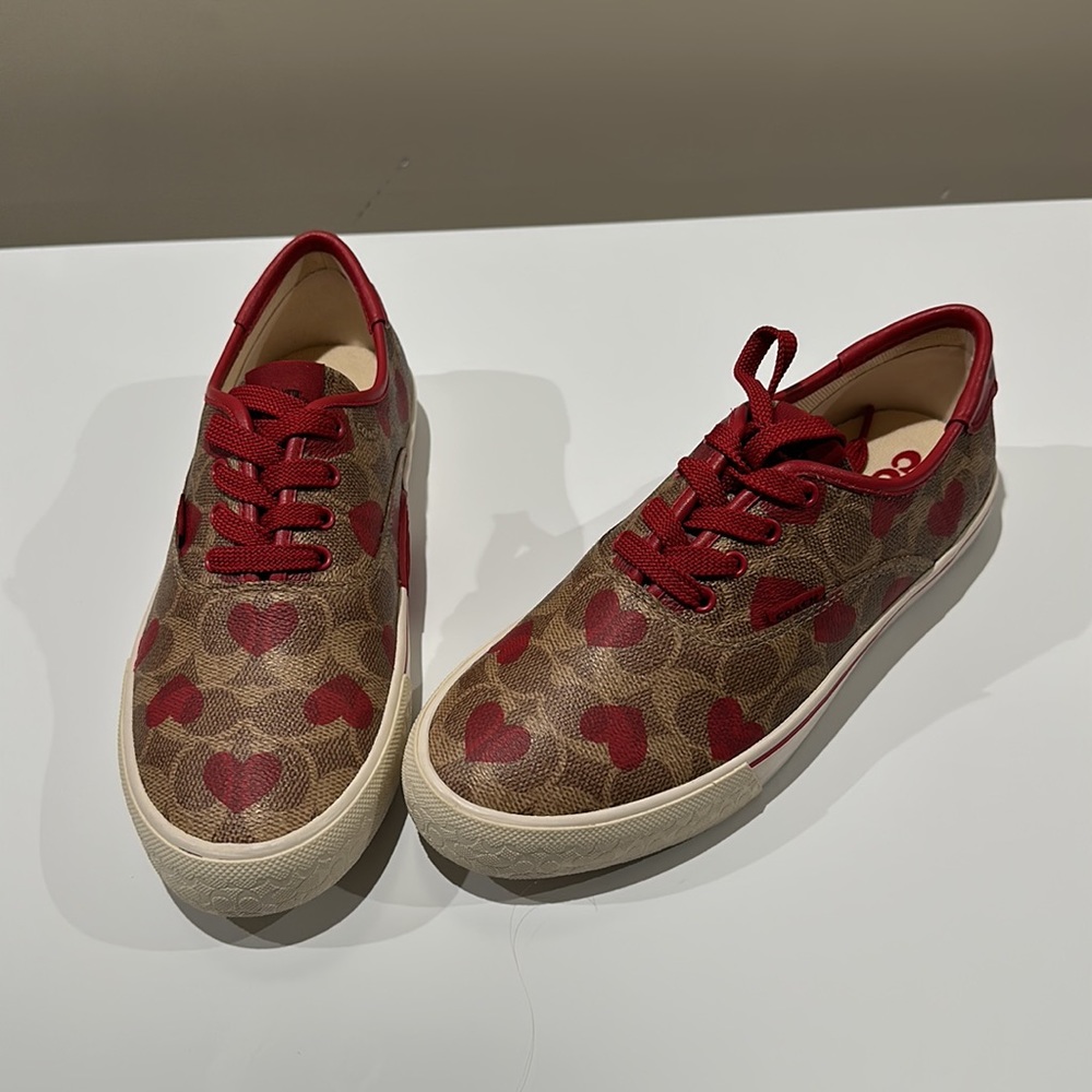 🌸NEW COACH Logo Heart ❤️ Print Leather Lace up Sneakers Sz 8 Without box Womens - Picture 8 of 15